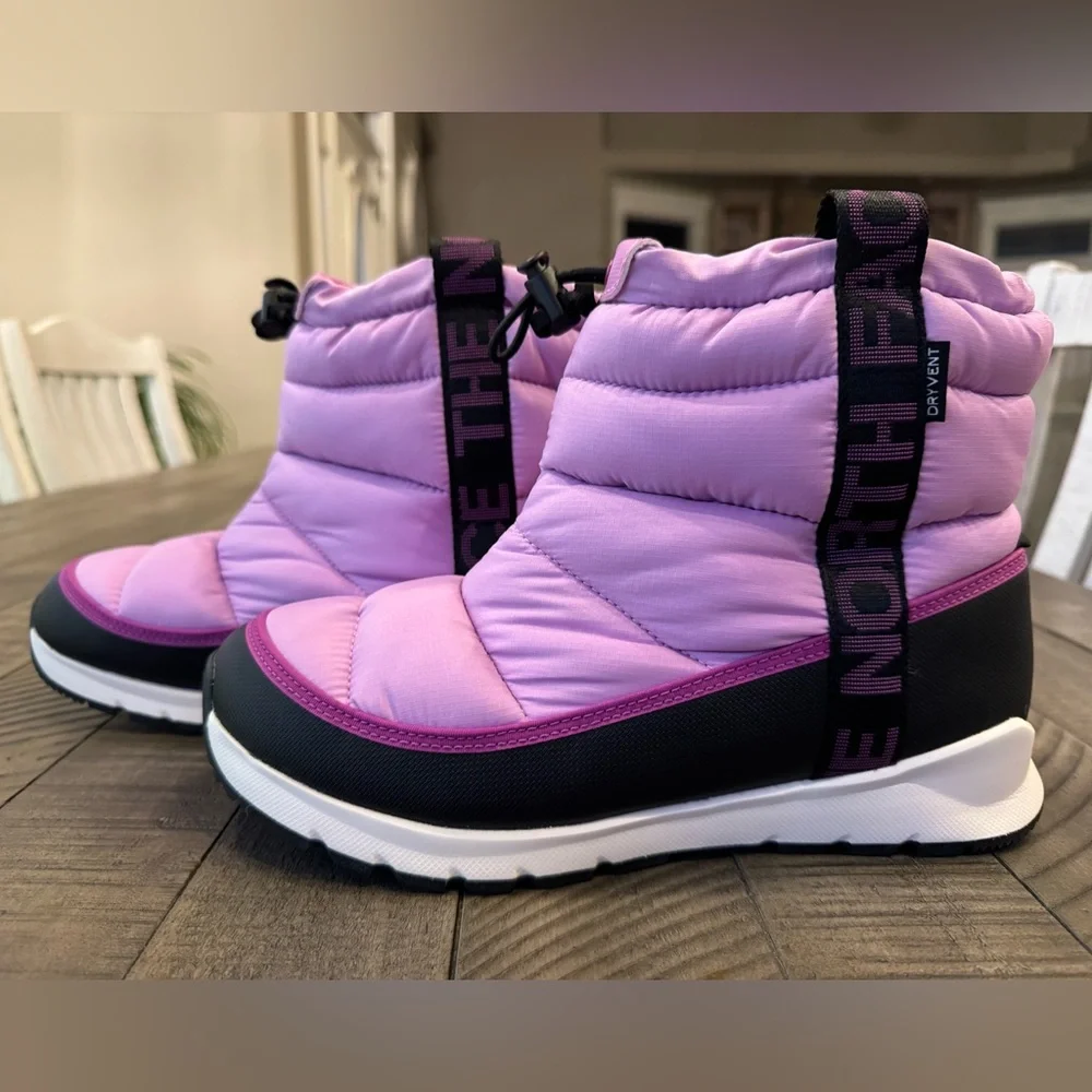 The North Face Thermoball Pull-On Waterproof Snow Boot Youth Size 7 (NWOT)